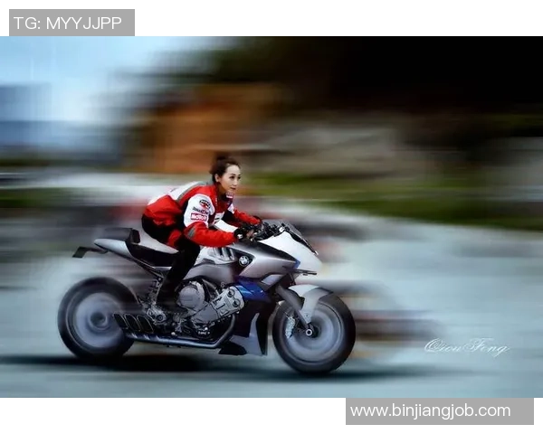 足球明星骑机车精彩瞬间合集速度与激情的完美结合 足球明星骑机车精彩瞬间合集速度与激情的完美结合